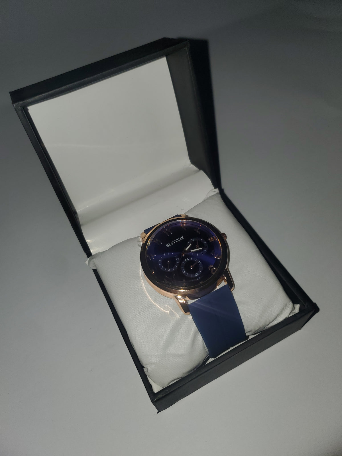BESTONE Premium Casual Silicone Strap Quartz Watch